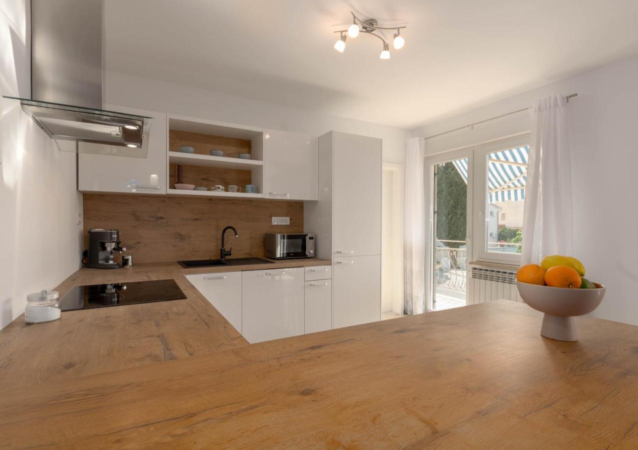 Newly Renovated Holiday Apartment Sirius Porec Esterno foto