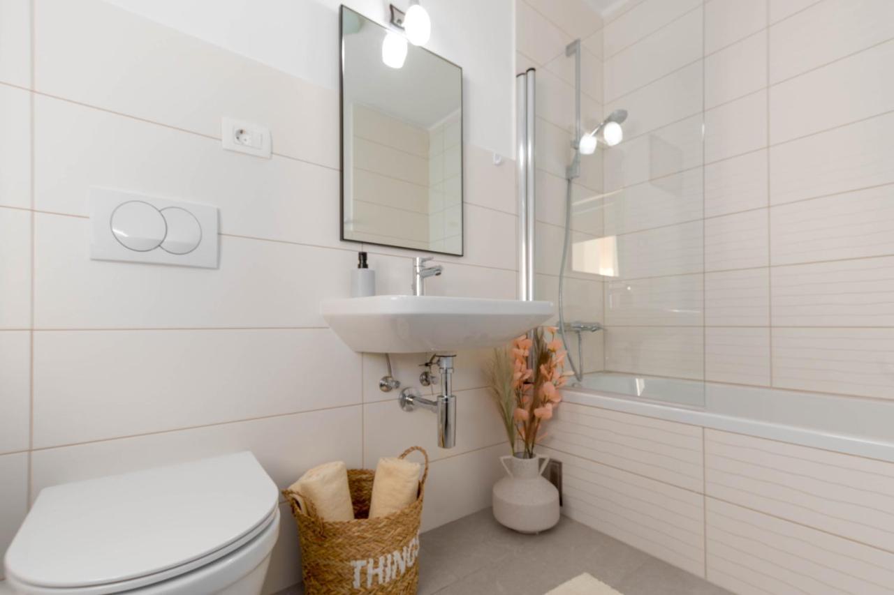 Newly Renovated Holiday Apartment Sirius Porec Esterno foto