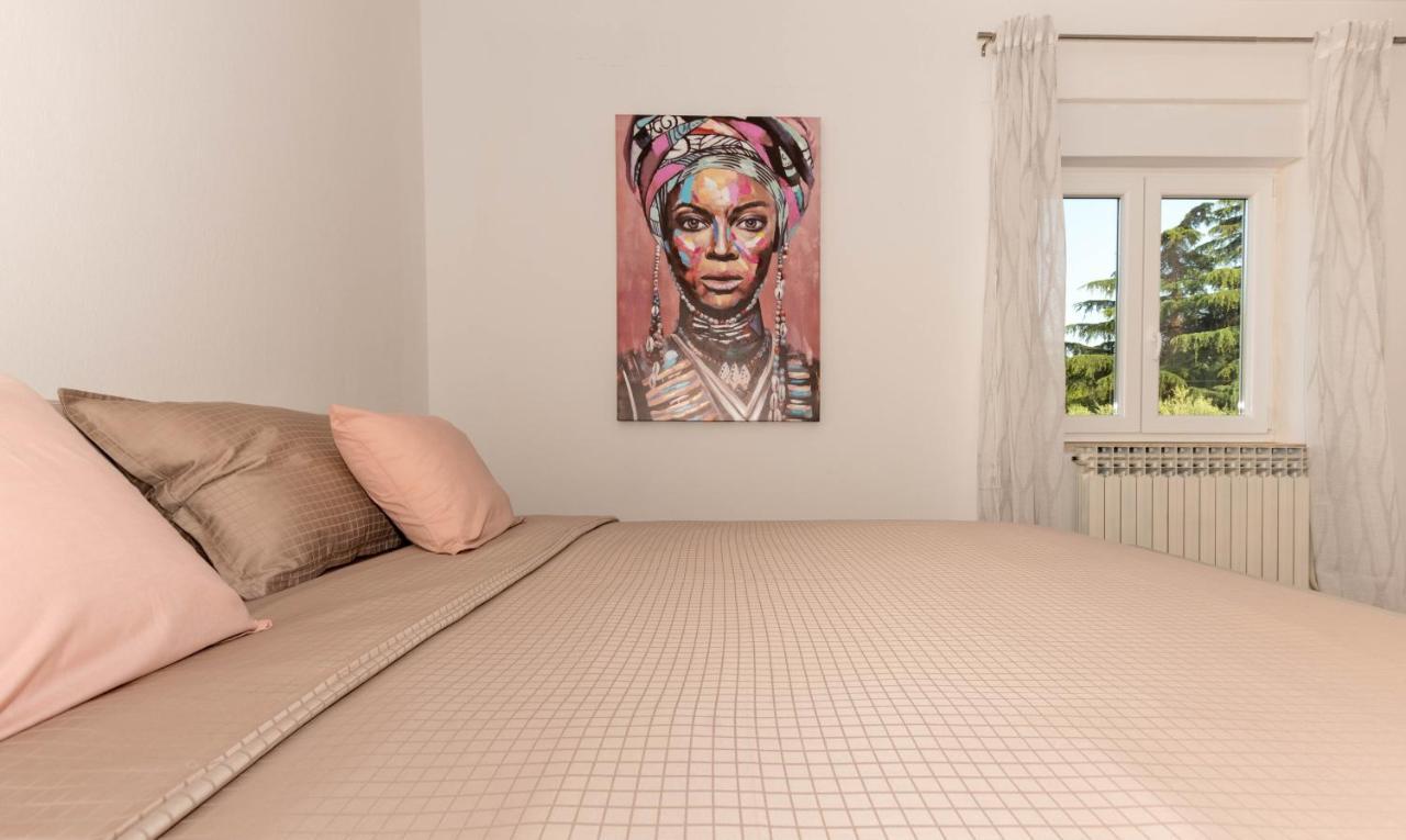 Newly Renovated Holiday Apartment Sirius Porec Esterno foto