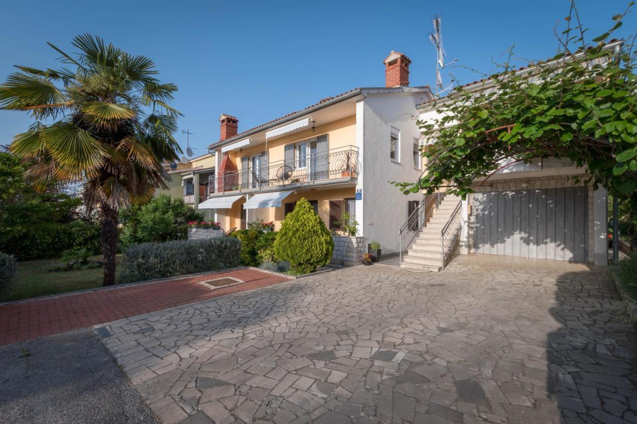 Newly Renovated Holiday Apartment Sirius Porec Esterno foto