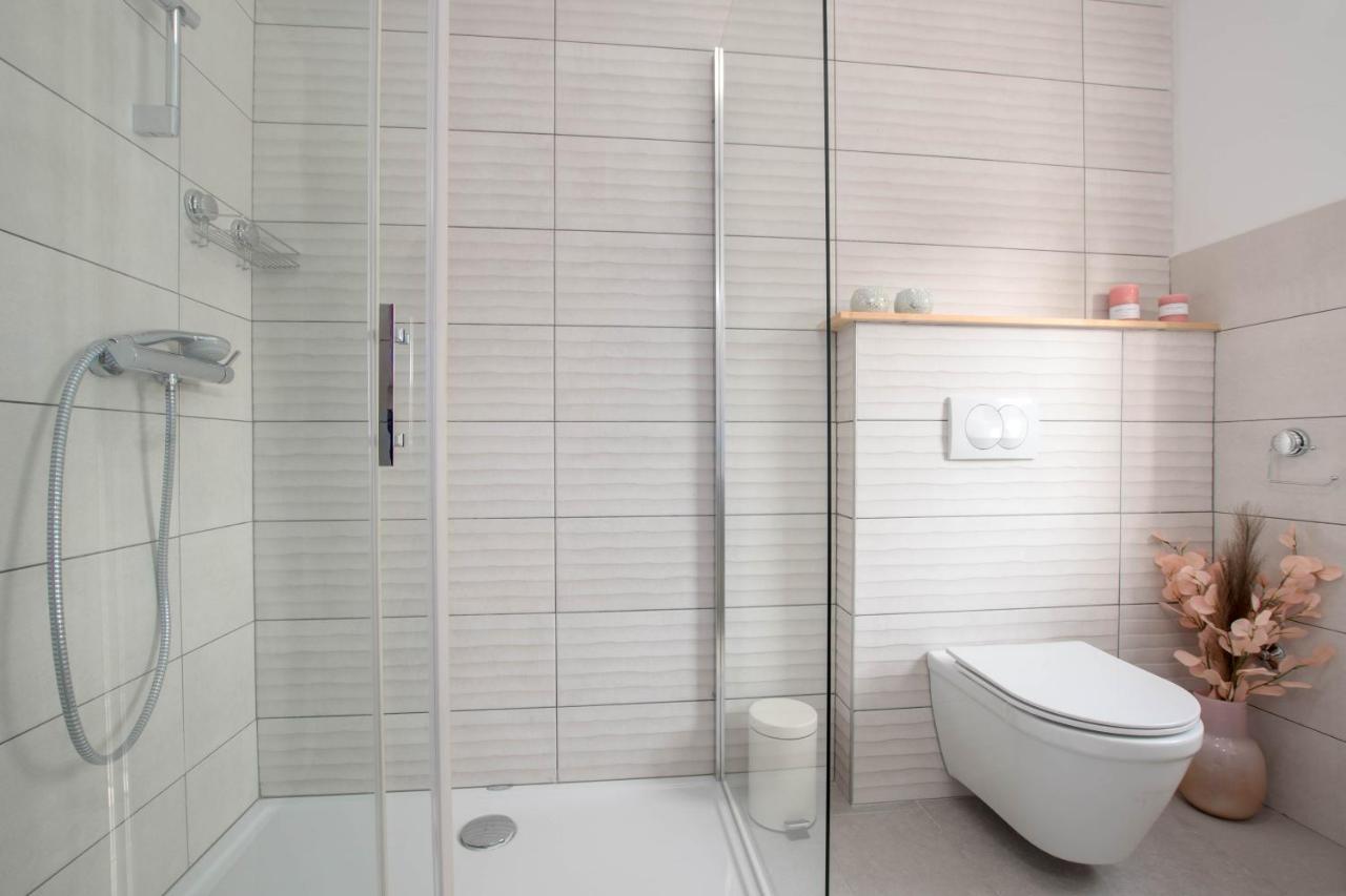 Newly Renovated Holiday Apartment Sirius Porec Esterno foto