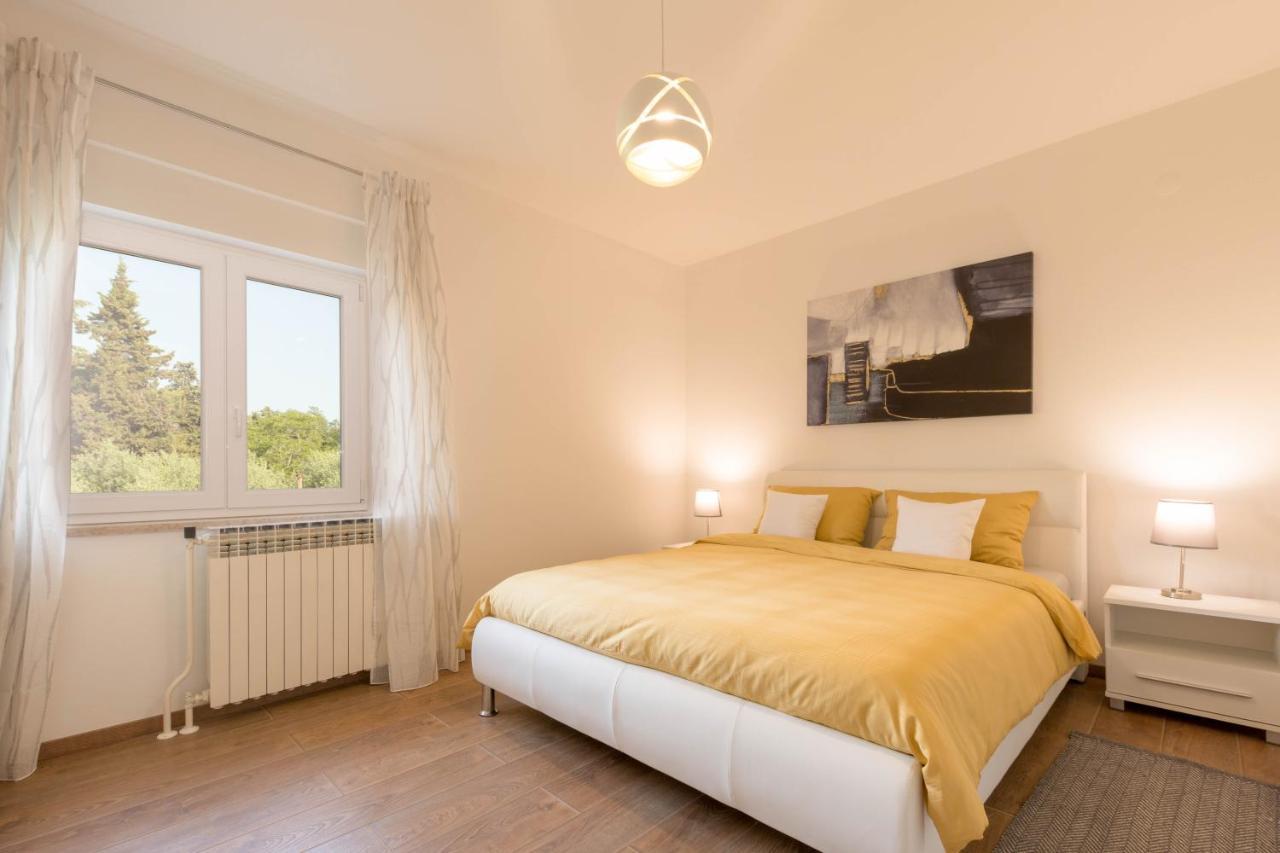 Newly Renovated Holiday Apartment Sirius Porec Esterno foto