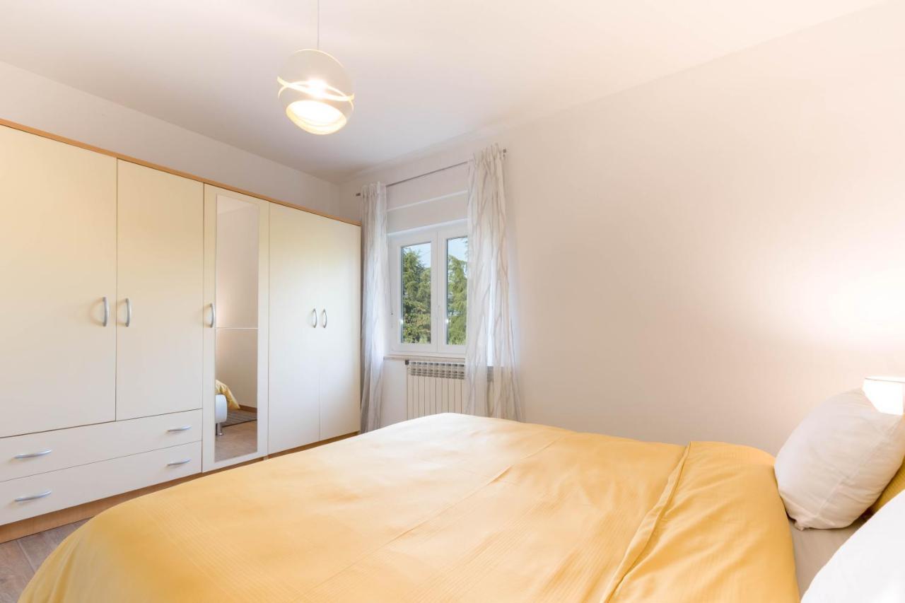 Newly Renovated Holiday Apartment Sirius Porec Esterno foto