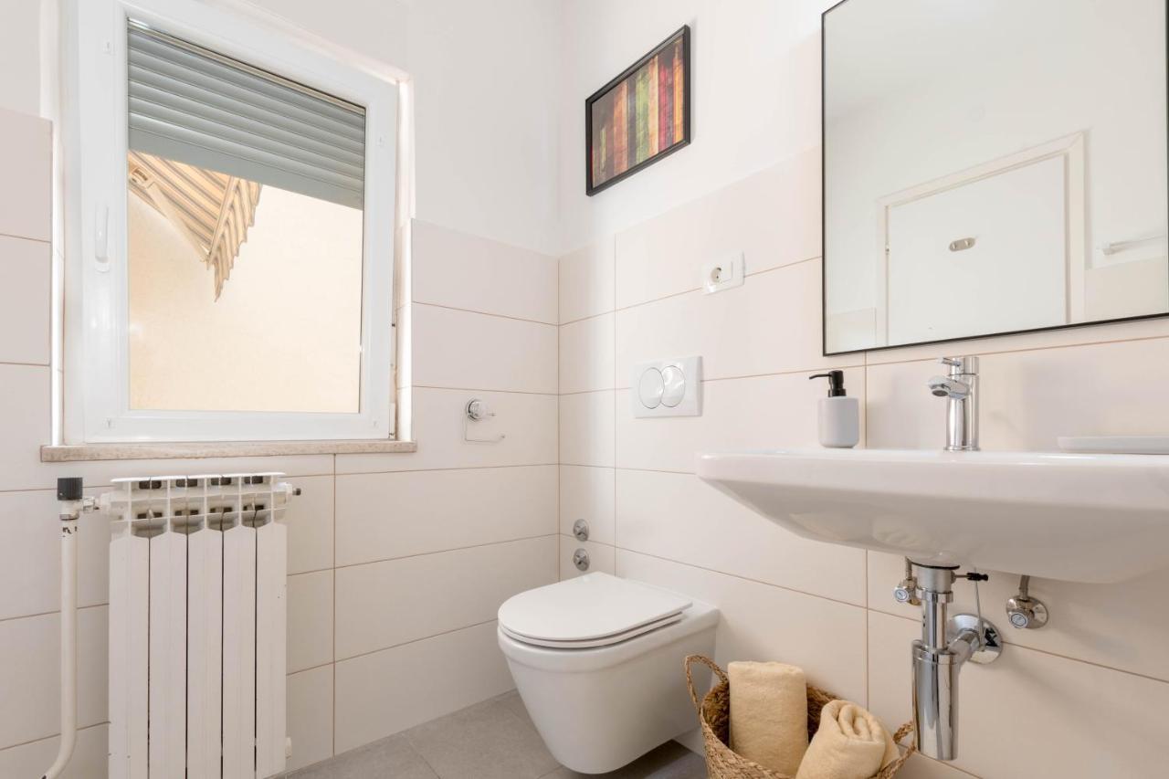 Newly Renovated Holiday Apartment Sirius Porec Esterno foto
